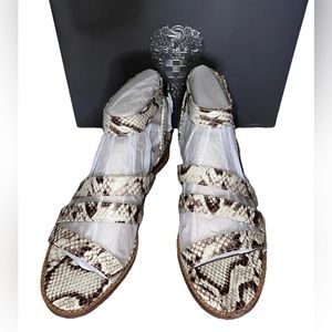 🍂 NWB! Snakeskin Print Sandals